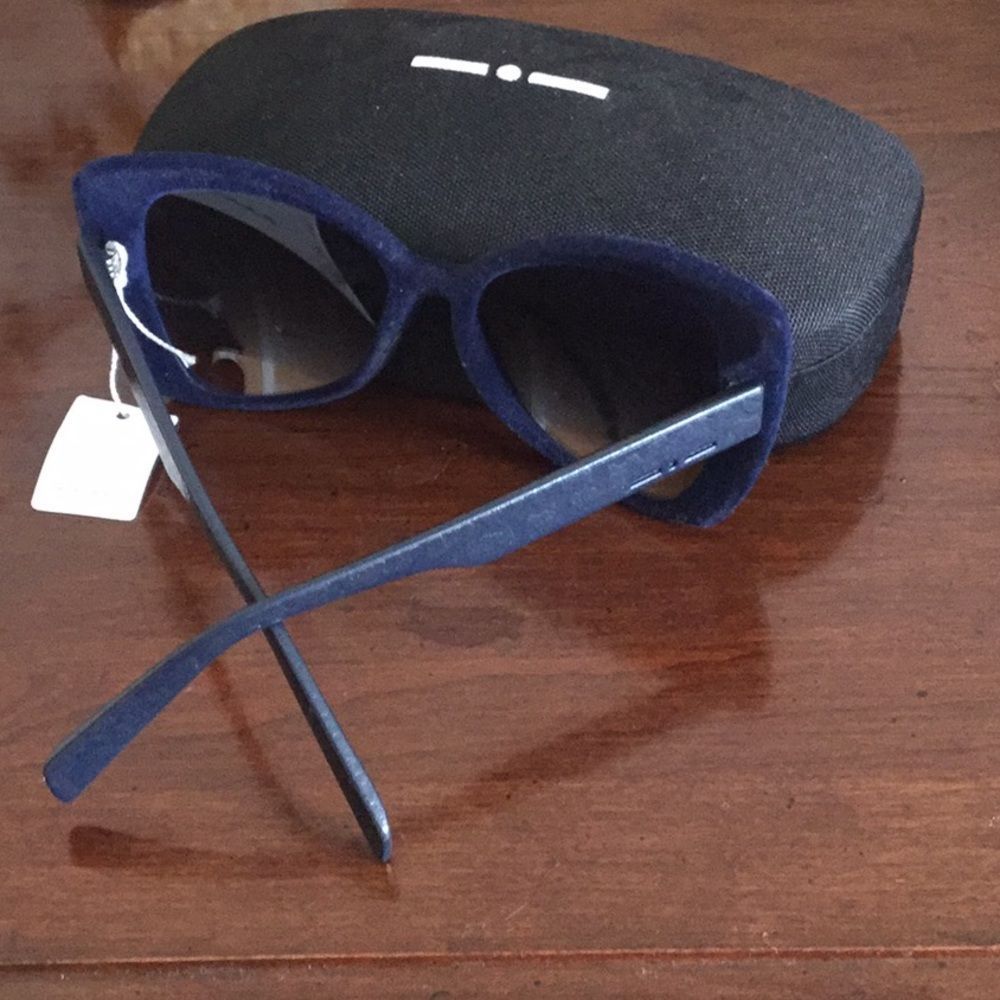 ITALIA SUNGLASSES VELVET BLUE WITH CRYSTAL - Picture 6 of 8